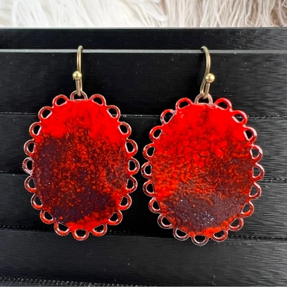 Vintage red and black bohemian chic costume pierced earrings - Picture 4 of 8